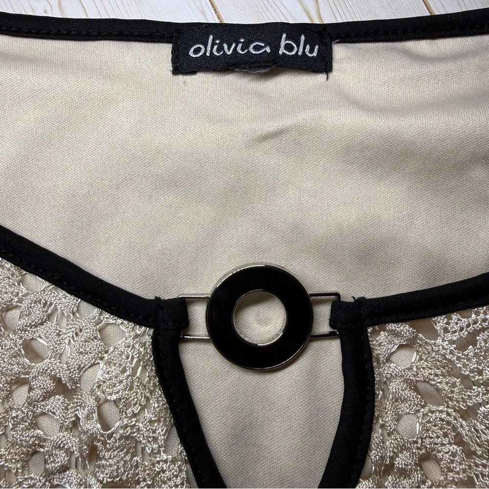 Cream Lace Blouse with Black Accents - Picture 3 of 3